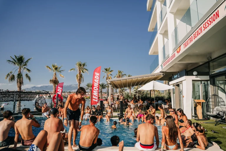 lemonade-partytrip-viaggievento-a-pag-19-sr24