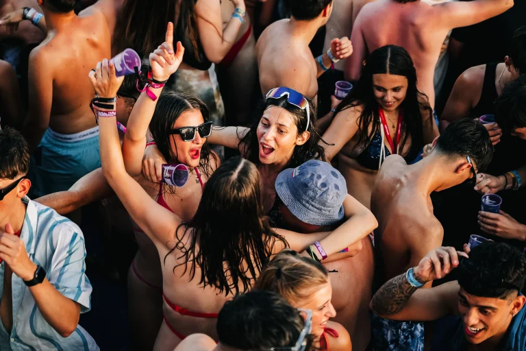lemonade-partytrip-viaggievento-a-pag-36-sr24